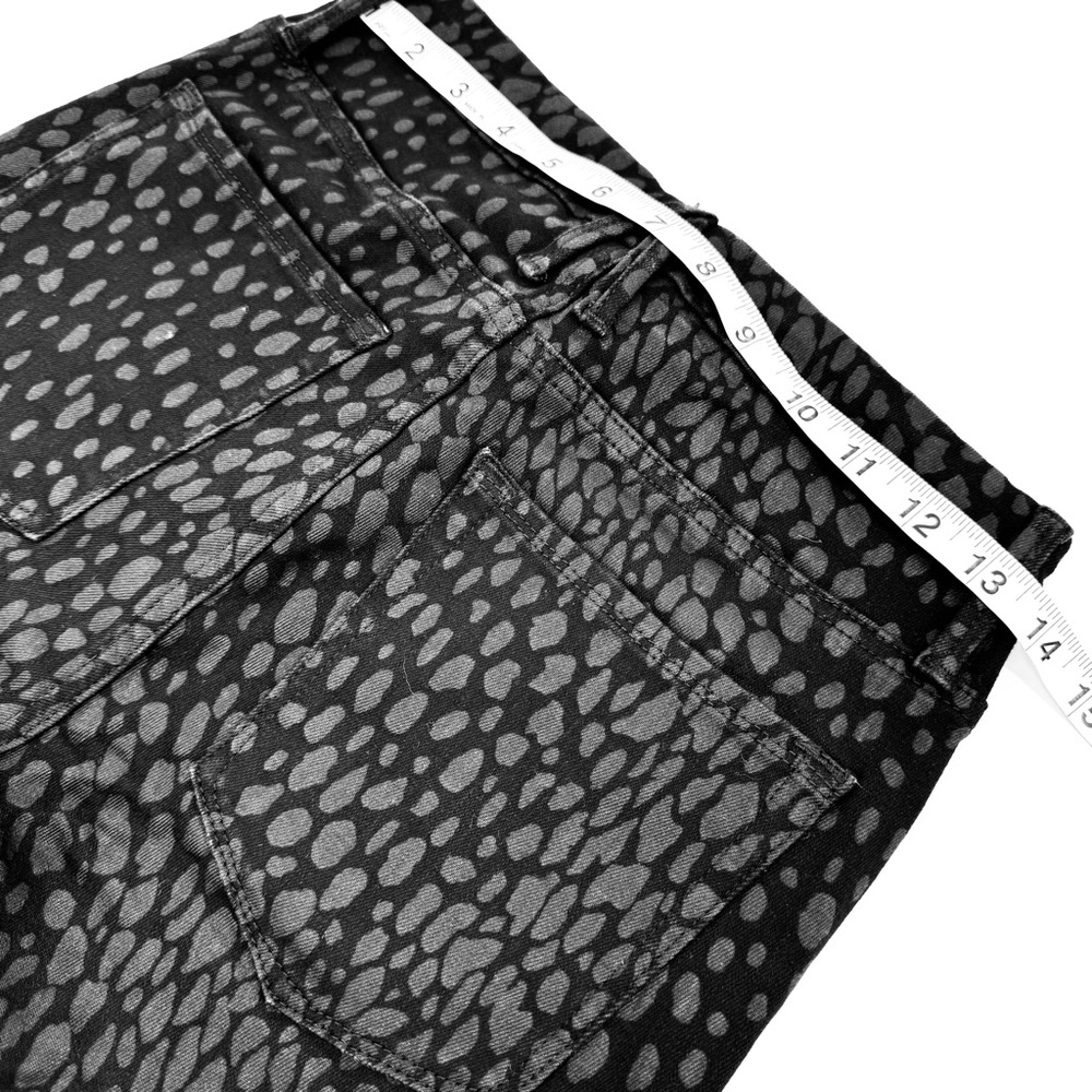 GOOD AMERICAN Good Leg Crop Leopard High Rise Jeans - Picture 5 of 9